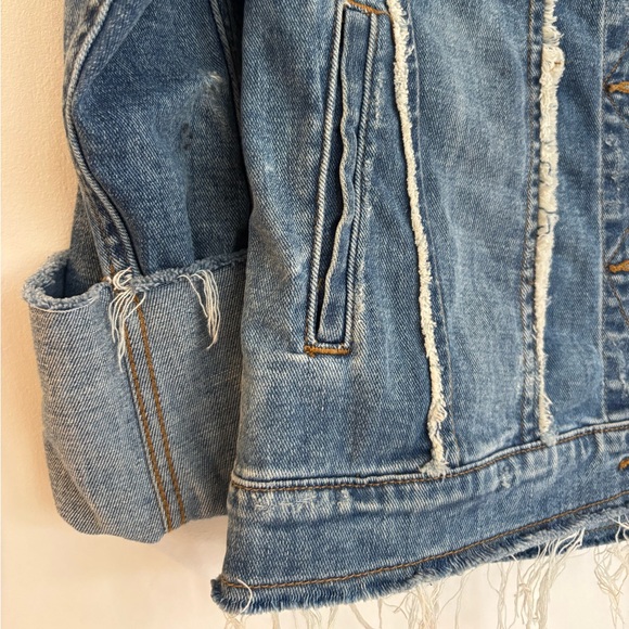 JOE’S JEANS Women’s Distressed Denim Jean Jacket, Size XS, Like New Condition - Picture 3 of 11